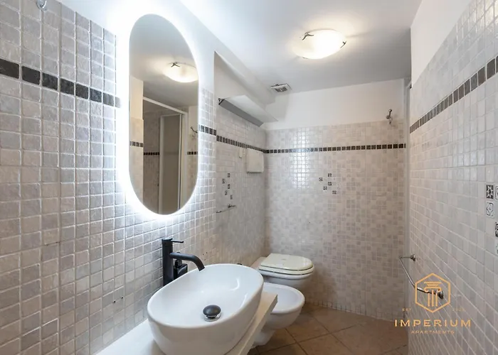 Historic Center Flat - 5min To Colosseum, 300mt To Metro, A-c Appartamento *