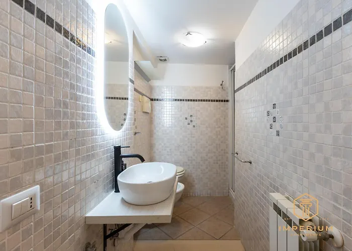 Historic Center Flat - 5min To Colosseum, 300mt To Metro, A-c